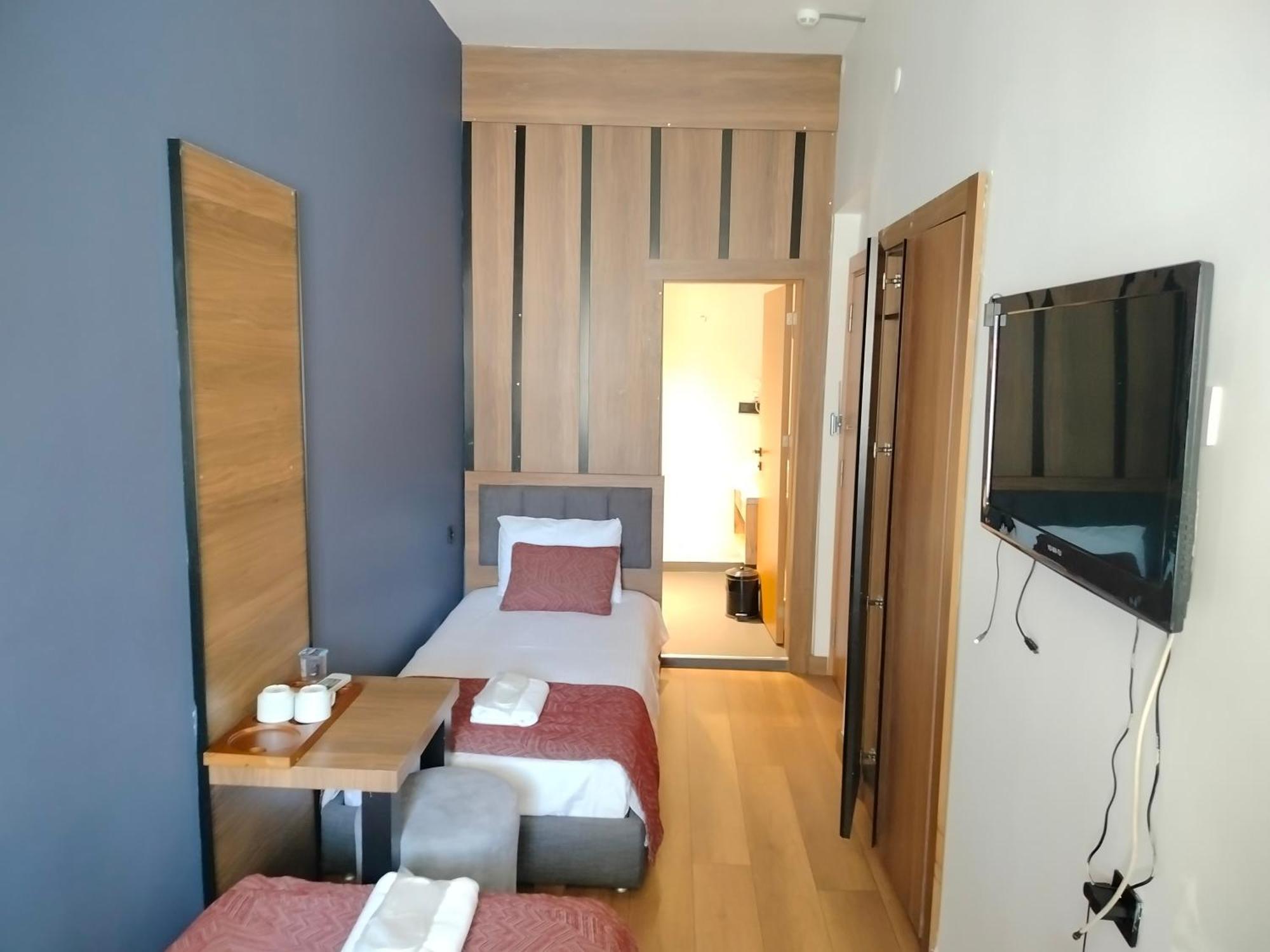 Besiktas Konuk Evi Hotel — Photos 3